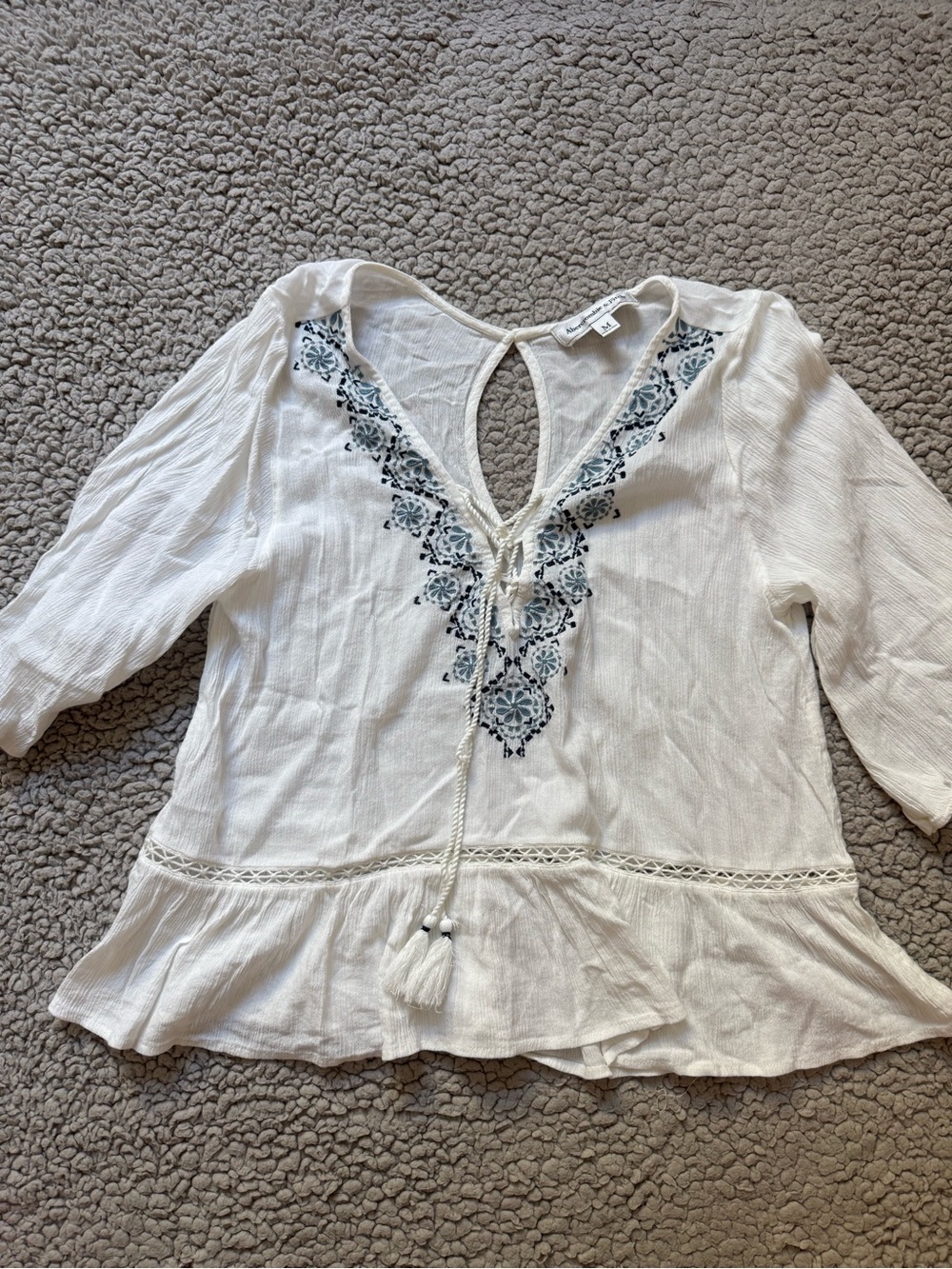 Abercrombie & Fitch Womens White Embroidered V-Neck Flared Sleeve - Picture 2 of 4